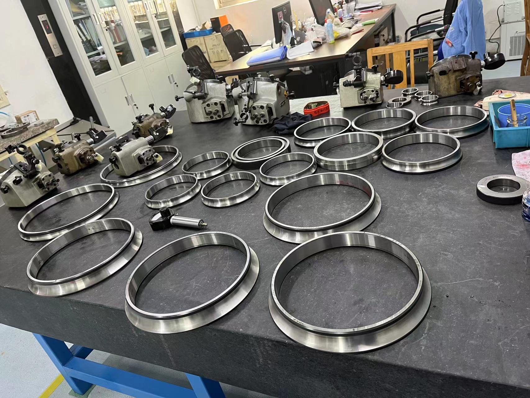 影響數控車床主軸軸承精度的因素有哪些？