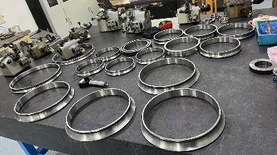 引起精密主軸軸承噪音過大的原因有哪些？